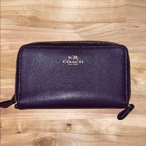 Excellent condition purple coach wallet